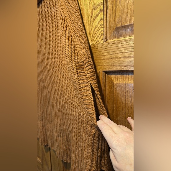 Main strip Pancho Sweater with Arm Holes NWT - Picture 2 of 5